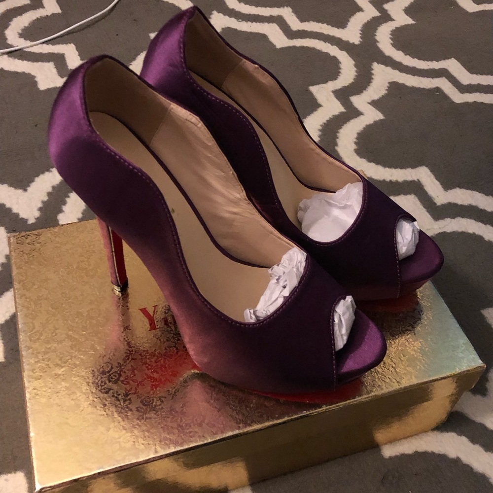 Little boutique purple heels